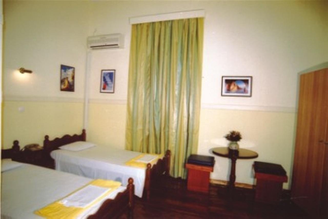 Lozanni Hostel เอเธนส์ ภายนอก รูปภาพ
