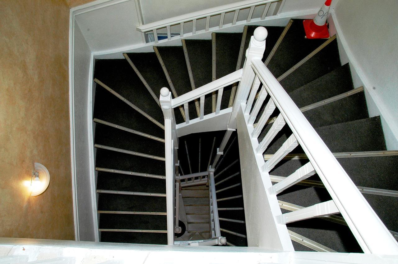 Lozanni Hostel เอเธนส์ ภายนอก รูปภาพ