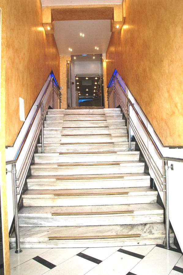 Lozanni Hostel เอเธนส์ ภายนอก รูปภาพ